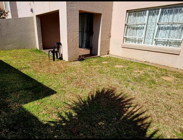 2 BEDROOM TOWNHOUSE FOR SALE IN VORNA VALLEY